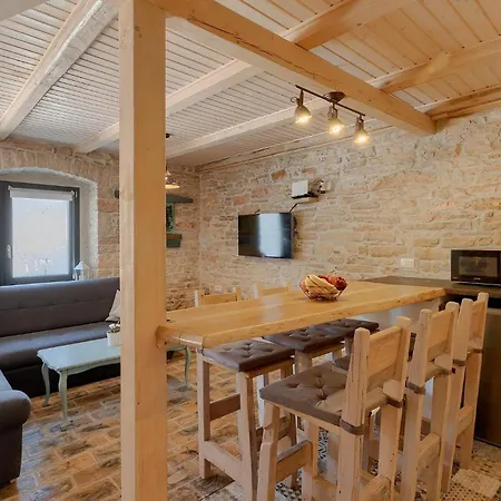 Cozy In With 2 Bedrooms * Pula