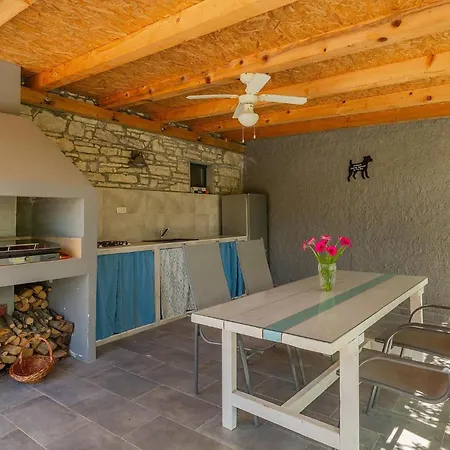 Cozy In With 2 Bedrooms * Pula